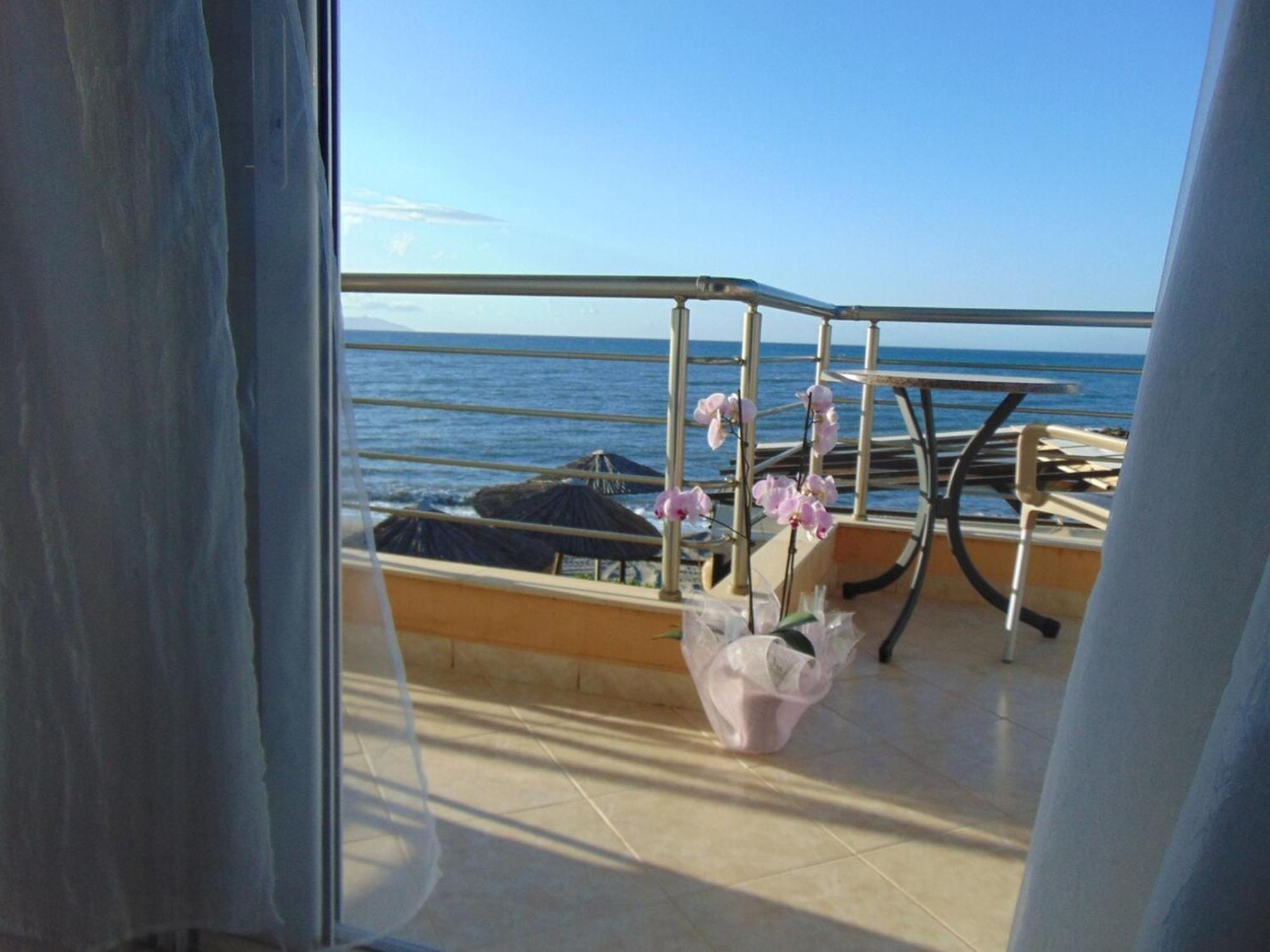 חאניה Comfy Beachfront Litinas Casa With Seaview מראה חיצוני תמונה